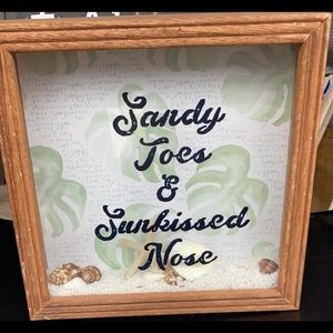 Shadow Box “Sandy Toes” NWT